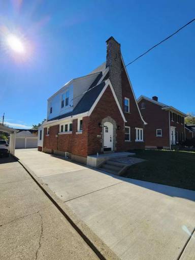 Main picture of 2014 Emerson Ave
