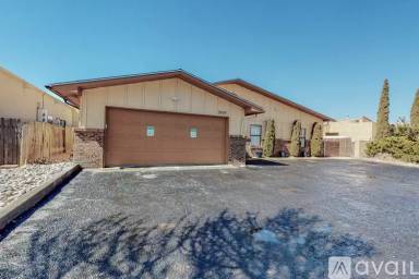 Main picture of 2909 Palo Verde Dr NE