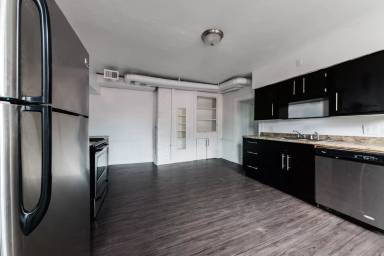 Main picture of 111 Clover St