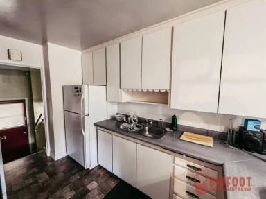Main picture of 829 N Park Ave