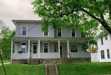 Main picture of 406 W 4th St