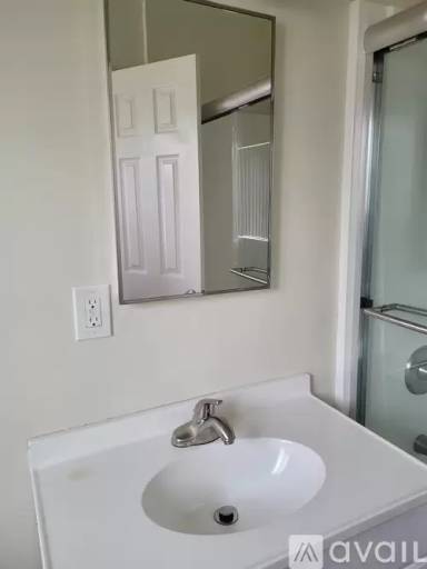 Main picture of 677 Iris Ave