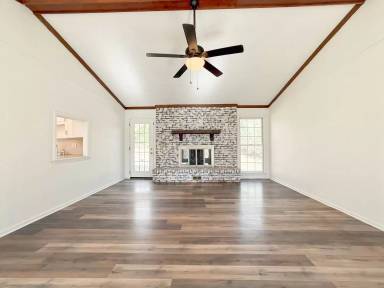 Main picture of 925 S Ridge Dr