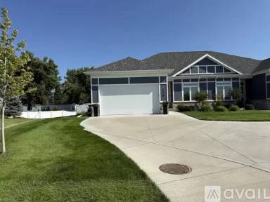 Main picture of 175 N Canterbury Cir