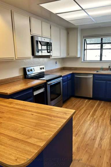 Main picture of 28 Acorn Cir