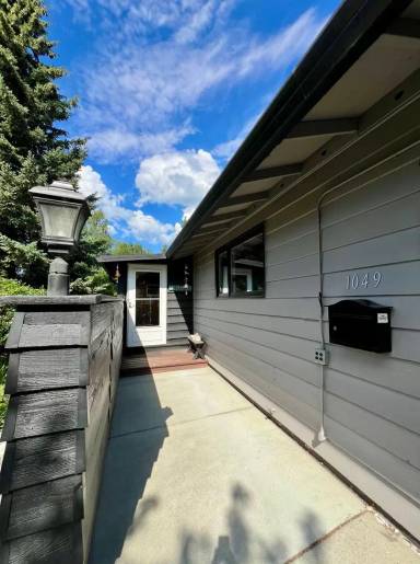 Main picture of 1049 Pedro St