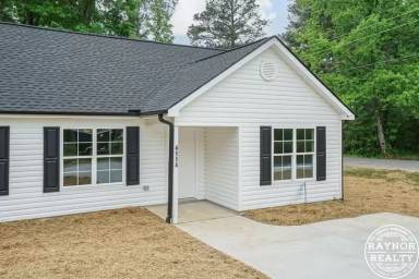 Main picture of 411 S Chavis St