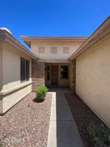 Main picture of 654 W Desert Mountain Dr