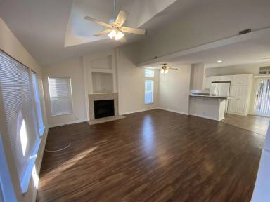 Main picture of 916 Silverbrook Dr