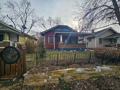 Main picture of 2523 E 18th St