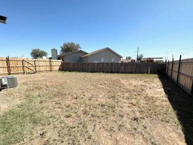Main picture of 4808 Country Club Dr