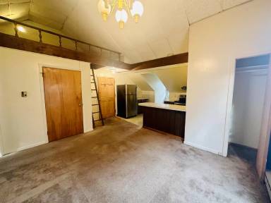 Main picture of 17 Washington Ave