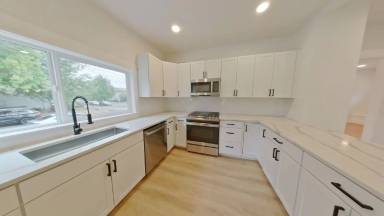 Main picture of 402 SW 10th St