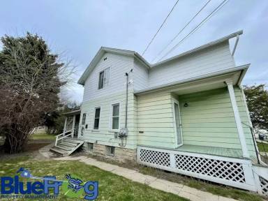 Main picture of 118 W 12th Ave