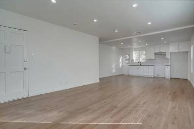Main picture of 12535 1/2 Burbank Blvd