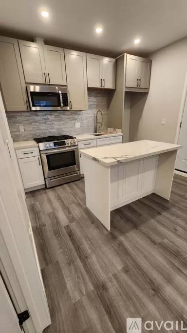 Main picture of 828 Lime St