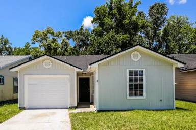 Main picture of 282 Aquarius Cir W