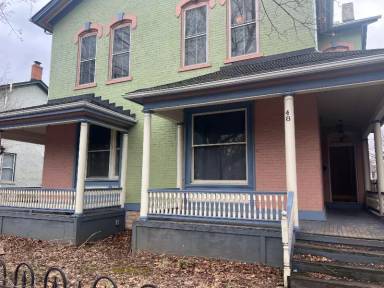 Main picture of 46 Ringgold St