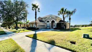 Main picture of 2859 Majestic Isle Dr