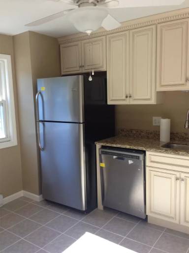 Main picture of 55 Pierce St