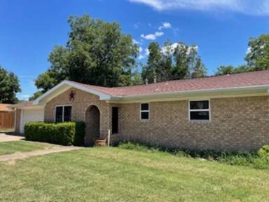 Main picture of 130 Seminole Dr