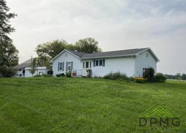 Main picture of 1081 Linn Rd