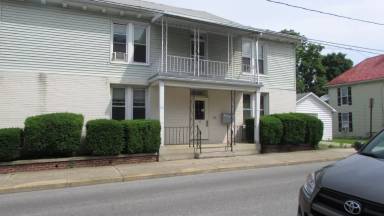 Main picture of 17 E Burd St