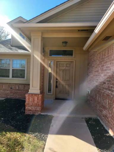 Main picture of 2500 NW 185th St