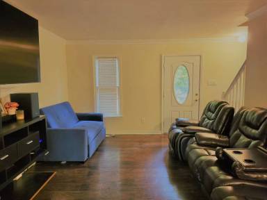 Main picture of 10129 Natural Bridge Rd