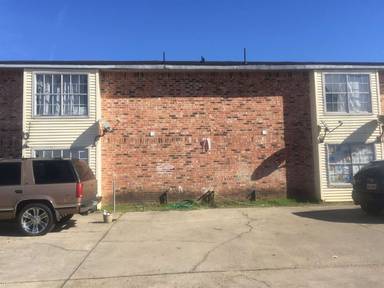 Main picture of 105 Limoges St