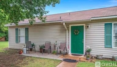 Main picture of 605 College St