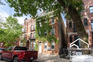 Main picture of 906 N Wood St