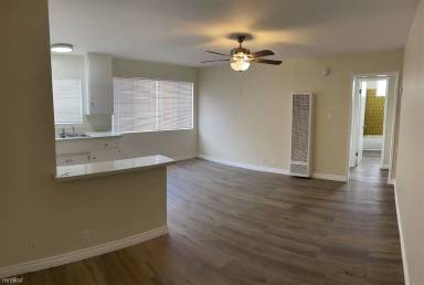 Main picture of 2621 E 4th St