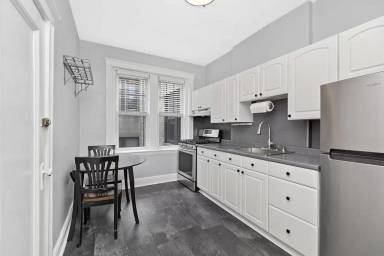 Main picture of 35 Mount Hood Rd