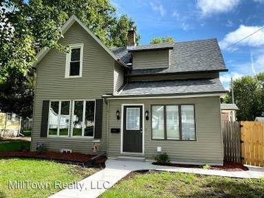 Main picture of 2107 Washington St