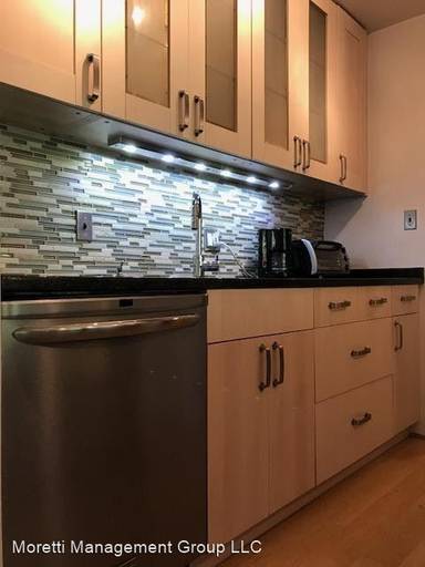 Main picture of 3033 New Mexico Ave NW