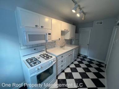 Main picture of 4532 Broadway