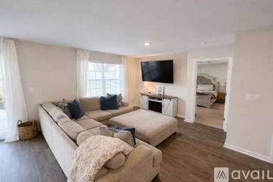 Main picture of 1407 N Wilshire Ct