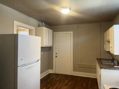 Main picture of 125 W Denver St