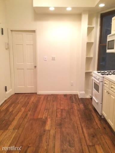 Main picture of 255 West 10th St