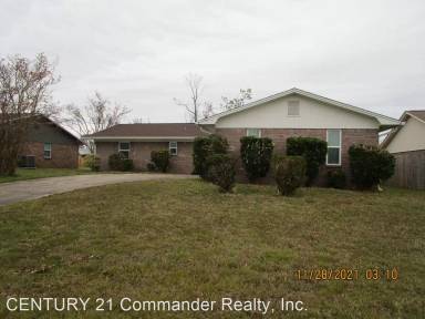 Main picture of 5917 Howard Rd