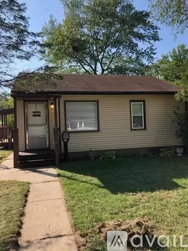 Main picture of 2870 Henry St