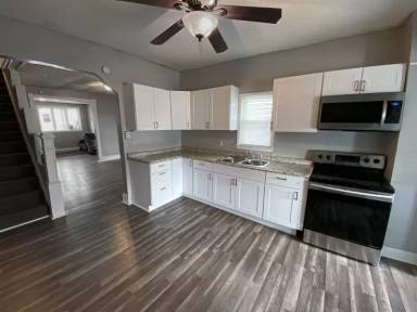 Main picture of 404 W Penn St