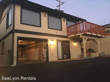Main picture of 897 S Ocean Ave