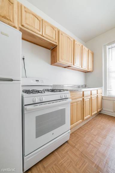 Main picture of 1718 E 15th St