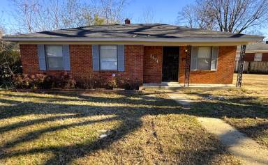 Main picture of 1474 N Graham St