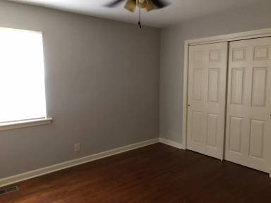 Main picture of 807 W Markham Ave