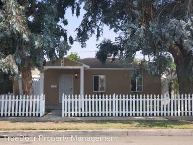 Main picture of 631 W Almond Ave