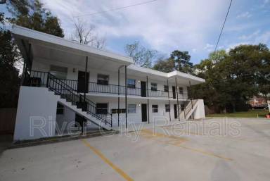 Main picture of 2975 Dellwood Ave