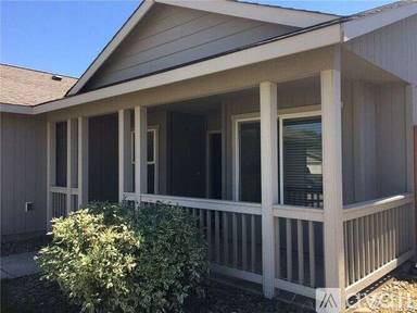 Main picture of 402 E 28th Ave